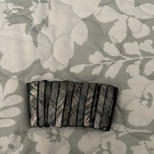 NWT shell mother of pearl bracelet